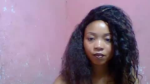 Snapshot of estelah20 chatting on 5, 11, 2025 estelah20 online show from 5, 11, 2025