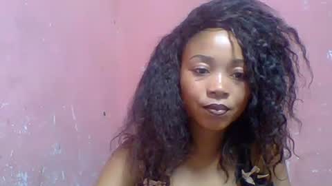 Snapshot of estelah20 chatting on 8, 11, 2025 estelah20 online show from 8, 11, 2025