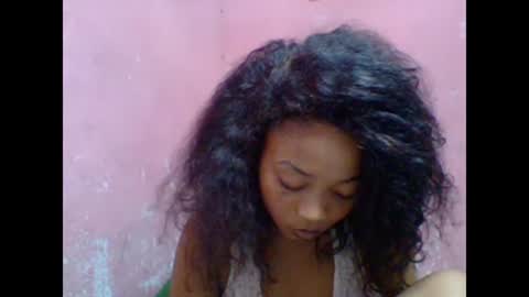 Snapshot of estelah20 chatting on 9, 11, 2025 estelah20 online show from 9, 11, 2025