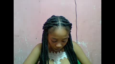 Snapshot of estelah20 chatting on 18, 11, 2025 estelah20 online show from 18, 11, 2025