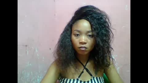 Snapshot of estelah20 chatting on 21, 11, 2025 estelah20 online show from 21, 11, 2025