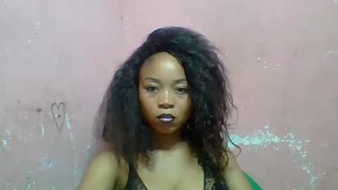 Snapshot of estelah20 chatting on 30, 11, 2025 estelah20 online show from 30, 11, 2025