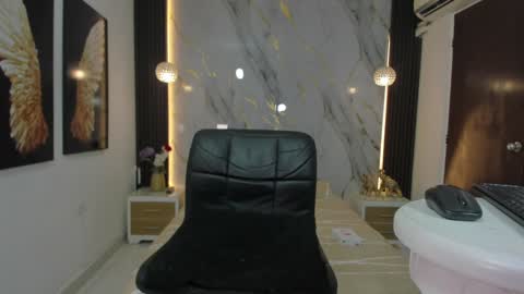 Estephany online show from 17, 12, 2024