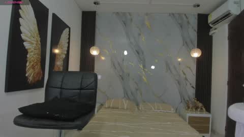 Estephany online show from 21, 12, 2024