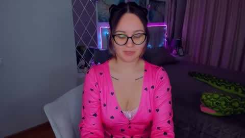 Snapshot of esterkiss chatting on 31, 12, 2024 Odelia online show from 31, 12, 2024