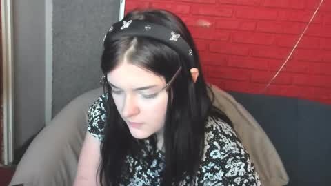 Ester  online show from 11, 4, 2026