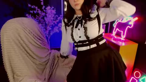 Ester  online show from 29, 4, 2026