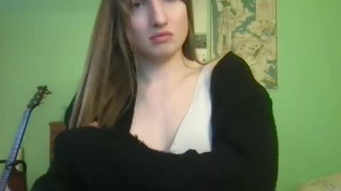 Esther Grey online show from 6, 2, 2025