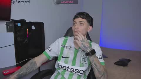 Snapshot of estivenvel chatting on 5, 3, 2026 estivenvel online show from 5, 3, 2026