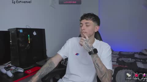 Snapshot of estivenvel chatting on 11, 3, 2026 estivenvel online show from 11, 3, 2026