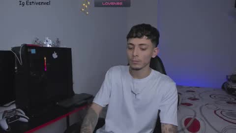 Snapshot of estivenvel chatting on 12, 3, 2026 estivenvel online show from 12, 3, 2026