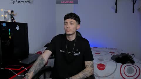 Snapshot of estivenvel chatting on 20, 3, 2026 estivenvel online show from 20, 3, 2026