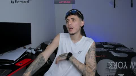 Snapshot of estivenvel chatting on 25, 3, 2026 estivenvel online show from 25, 3, 2026