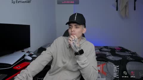 Snapshot of estivenvel chatting on 27, 3, 2026 estivenvel online show from 27, 3, 2026