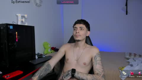 Snapshot of estivenvel chatting on 8, 4, 2026 estivenvel online show from 8, 4, 2026