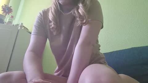 estrellawalters online show from 7, 3, 2025