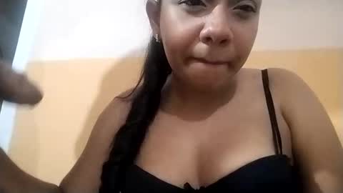 Snapshot of estrellita58 chatting on 9, 10, 2025 estrellita58 online show from 9, 10, 2025