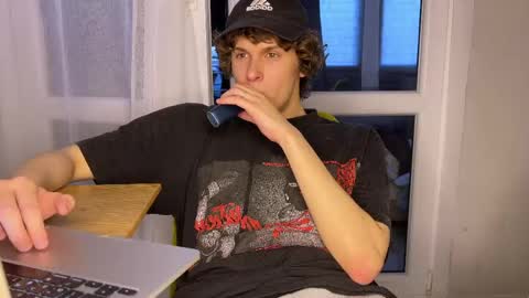 Snapshot of estremecerse chatting on 3, 5, 2026 Alex online show from 3, 5, 2026