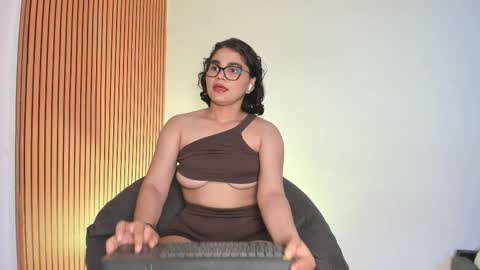 Snapshot of eternallove11 chatting on 12, 9, 2025 Valeria online show from 12, 9, 2025