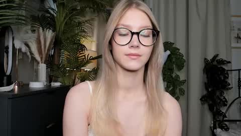 Natalie online show from 24, 9, 2025