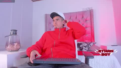 Snapshot of ethan_boy_ chatting on 25, 11, 2025 Ethan online show from 25, 11, 2025
