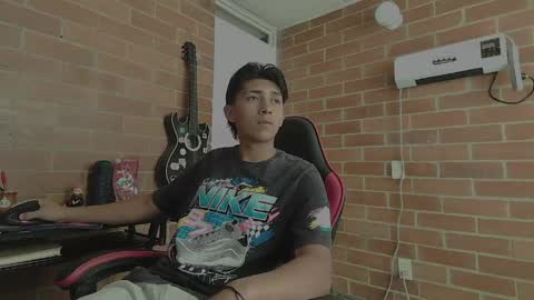 Snapshot of ethann2_ chatting on 5, 6, 2026 ethann2_ online show from 5, 6, 2026