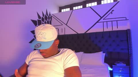 Snapshot of ethantraviis_ chatting on 27, 1, 2025 Ethan online show from 27, 1, 2025