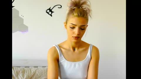Snapshot of etherealuxx chatting on 2, 5, 2026 Serena online show from 2, 5, 2026