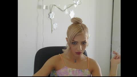 Snapshot of etherealuxx chatting on 20, 5, 2026 Serena online show from 20, 5, 2026
