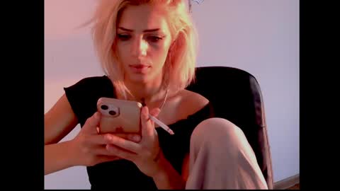 Snapshot of etherealuxx chatting on 2, 6, 2026 Serena online show from 2, 6, 2026