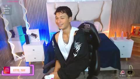 Snapshot of ette_tay chatting on 17, 11, 2025 ette online show from 17, 11, 2025