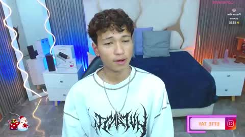 Snapshot of ette_tay chatting on 1, 12, 2025 ette online show from 1, 12, 2025