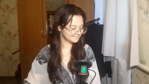 Snapshot of eugeniecarrubba chatting on 18, 5, 2026 Lily 1st day online show from 18, 5, 2026