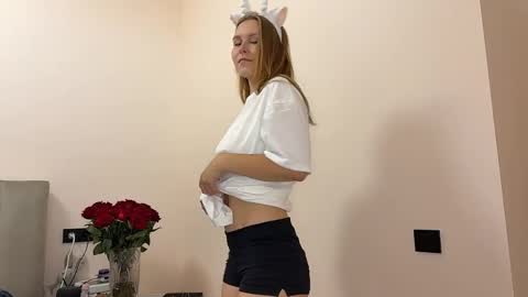 Snapshot of eugenierickel chatting on 19, 5, 2026 Alice online show from 19, 5, 2026