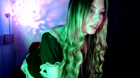 Snapshot of euphoria055 chatting on 4, 3, 2025 Liana online show from 4, 3, 2025