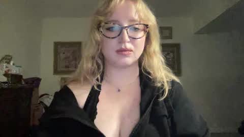 Bunnie 3 online show from 10, 1, 2025