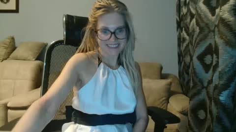 eva2323 online show from 15, 1, 2025