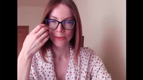 Snapshot of eva_cutesmile chatting on 22, 9, 2025 Eva online show from 22, 9, 2025