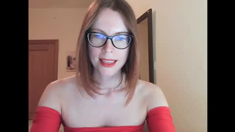 Snapshot of eva_cutesmile chatting on 30, 9, 2025 Eva online show from 30, 9, 2025