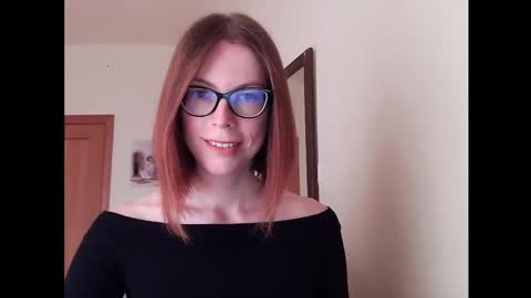 Snapshot of eva_cutesmile chatting on 1, 10, 2025 Eva online show from 1, 10, 2025