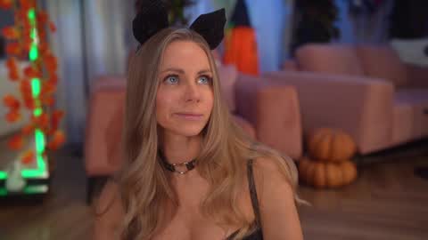 Snapshot of eva_fashionista chatting on 29, 10, 2025 Eva online show from 29, 10, 2025