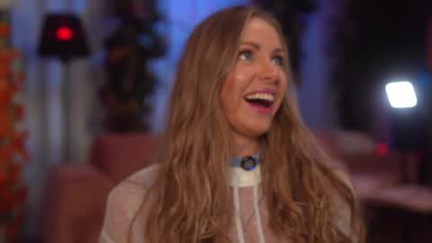 Snapshot of eva_fashionista chatting on 2, 11, 2025 Eva online show from 2, 11, 2025