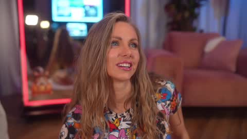 Snapshot of eva_fashionista chatting on 6, 11, 2025 Eva online show from 6, 11, 2025