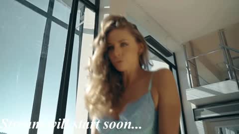 Snapshot of eva_fashionista chatting on 17, 11, 2025 Eva online show from 17, 11, 2025