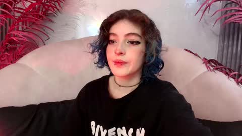 E V A online show from 27, 10, 2025