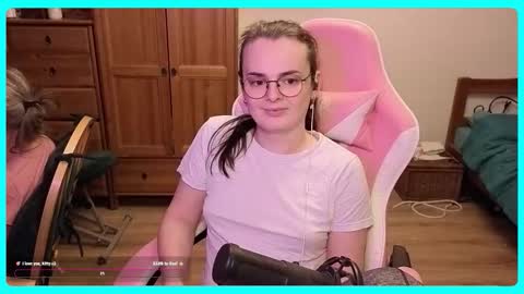 Snapshot of eva_katt chatting on 12, 10, 2025 Gamer Katt online show from 12, 10, 2025