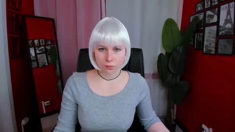 Snapshot of eva_lawrence chatting on 24, 9, 2025 Eva online show from 24, 9, 2025