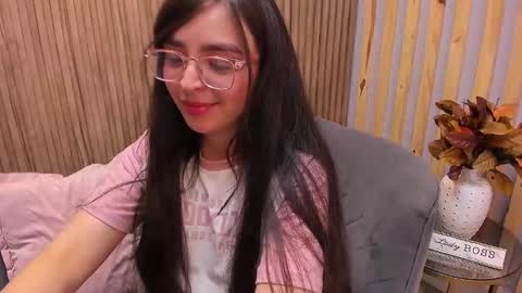 Angelinne online show from 2, 2, 2025