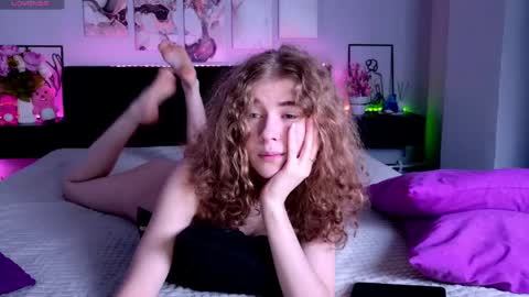 Snapshot of eva_meaw chatting on 29, 4, 2026 Eva meaw online show from 29, 4, 2026