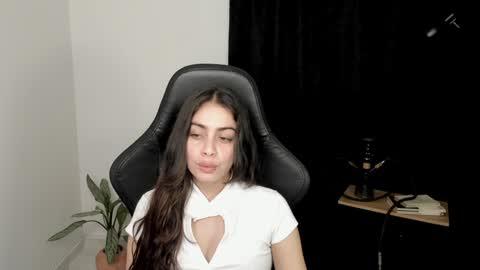 eva_monn online show from 5, 1, 2025